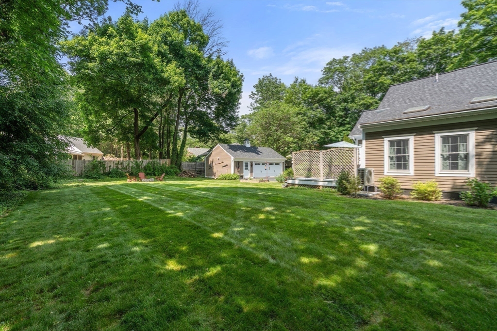 49 Hoppin Hill Ave