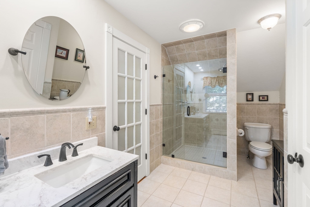 49 Hoppin Hill Ave