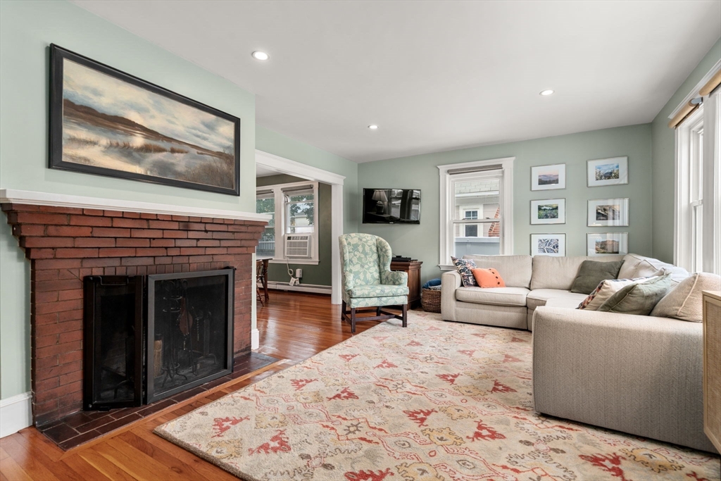 47 Connell St