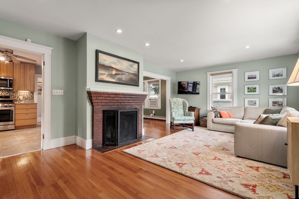 47 Connell St