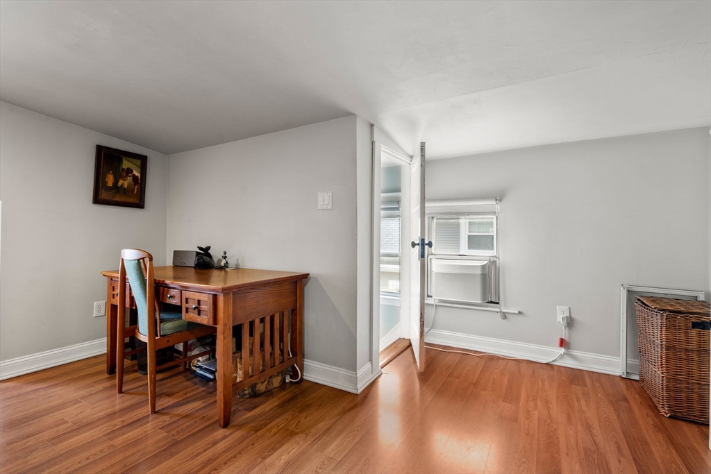 47 Connell St