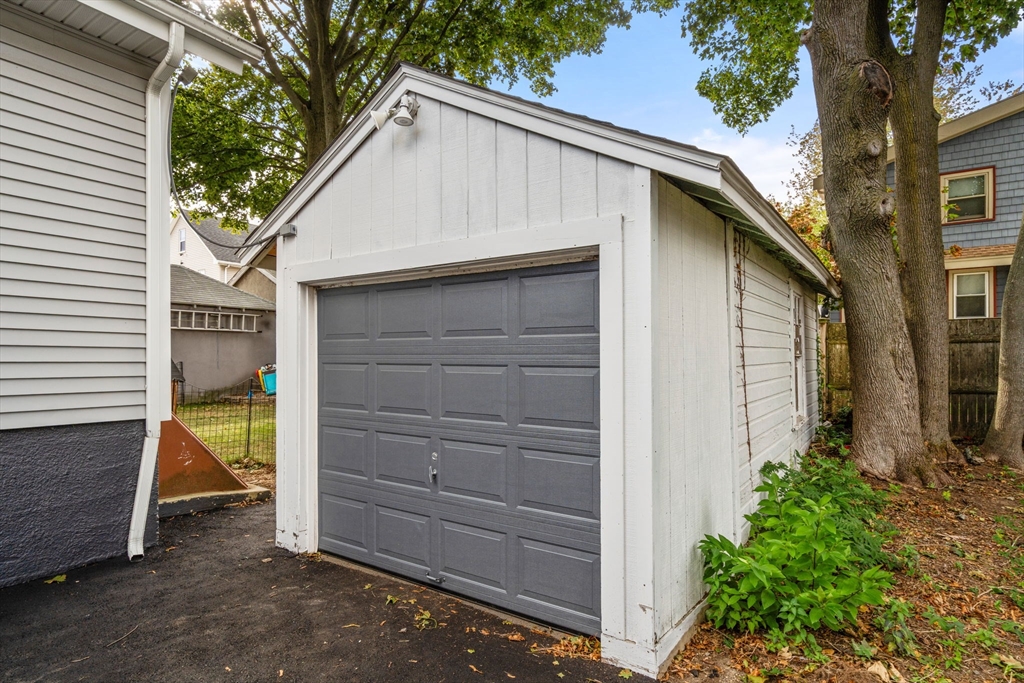 47 Connell St