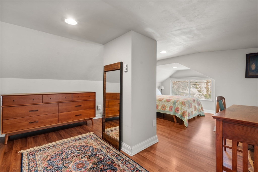 47 Connell St
