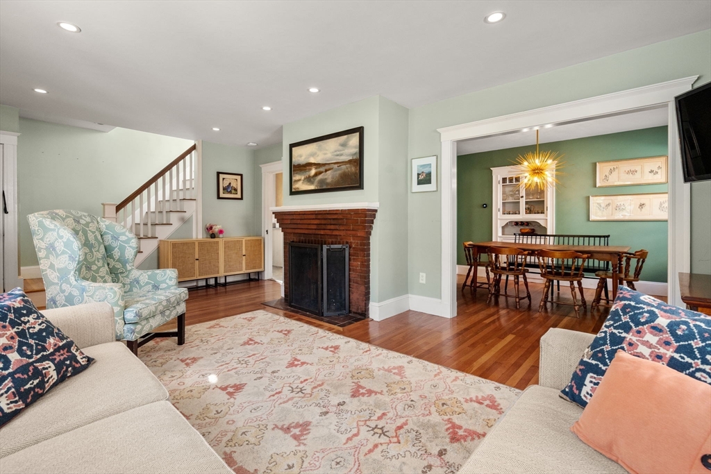 47 Connell St