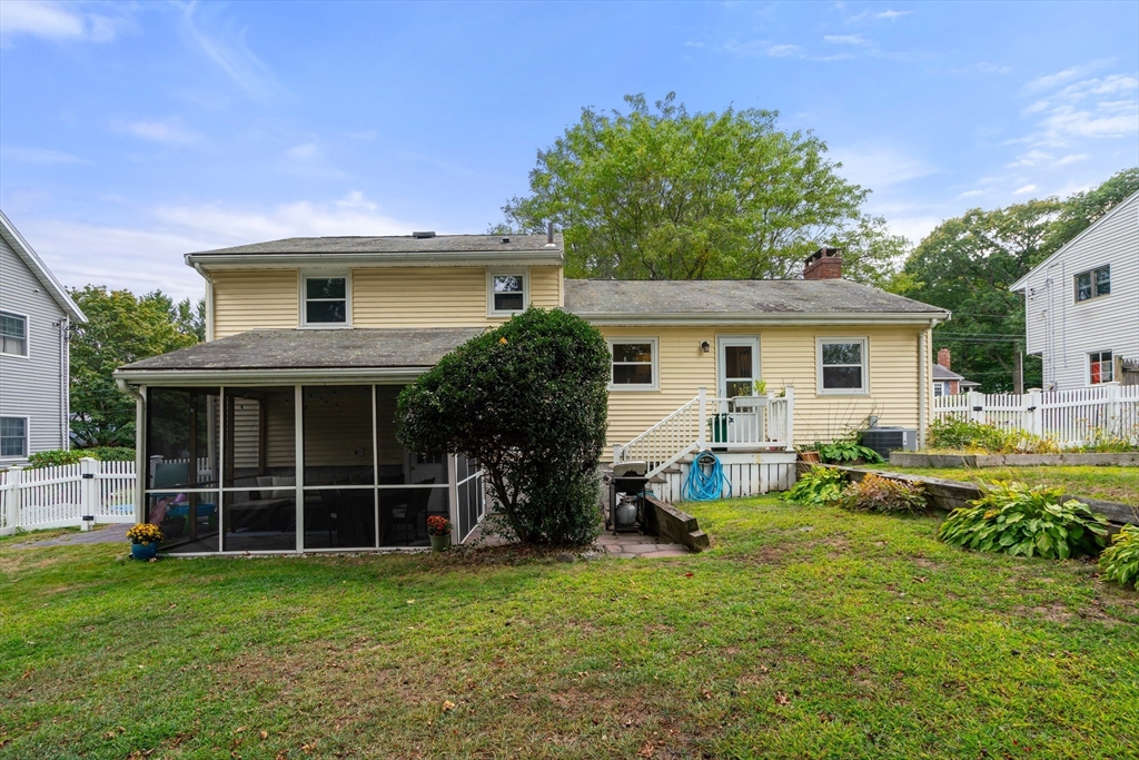 24 Pond Farm Rd