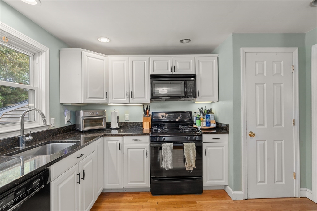 24 Pond Farm Rd