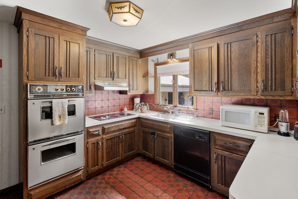 20 Lakeshore Drive