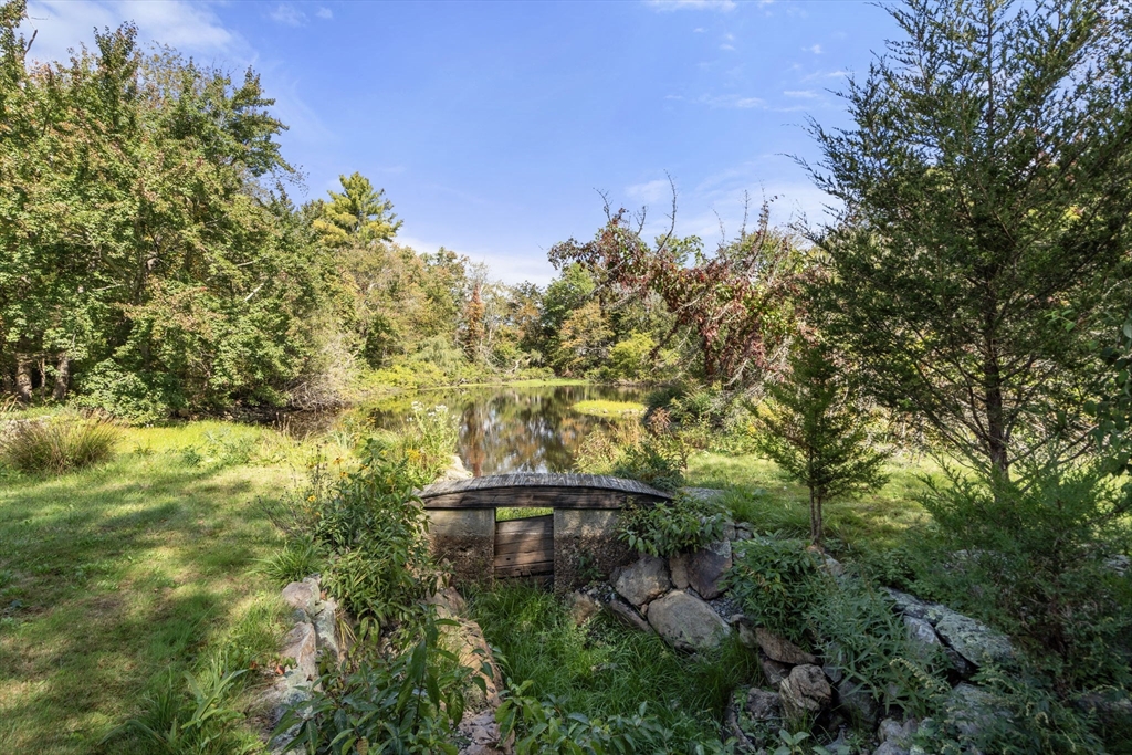 20 Lakeshore Drive