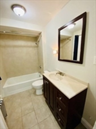 36 Saint Jospeh Ave # 2