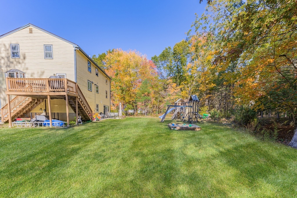 9 Laurie Ann Ln