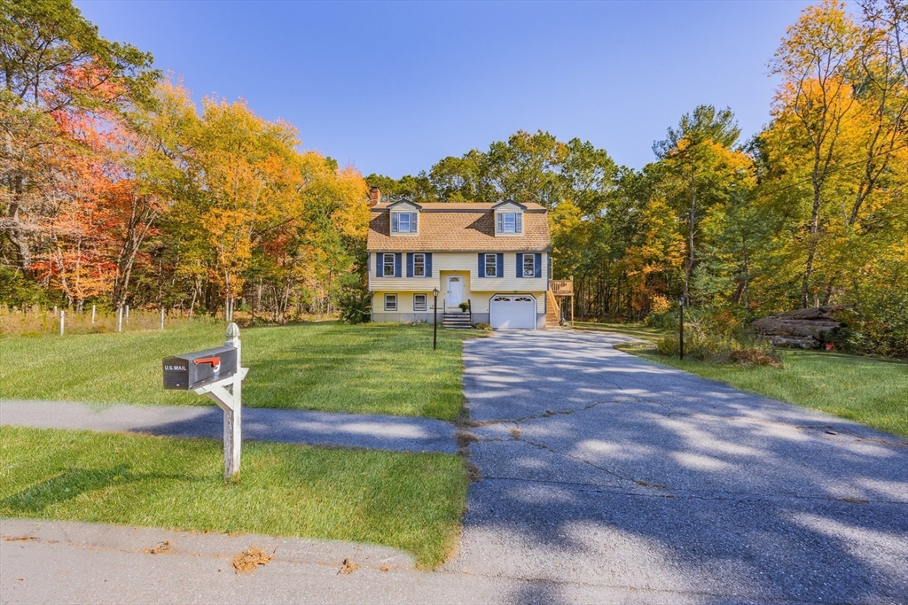 9 Laurie Ann Ln