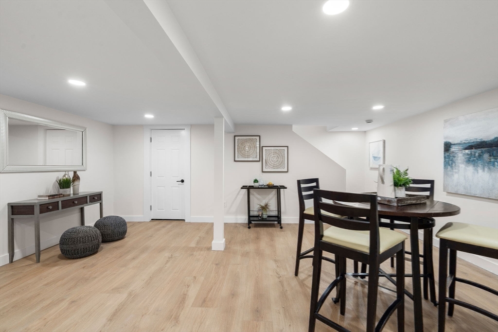 84 Middlesex St
