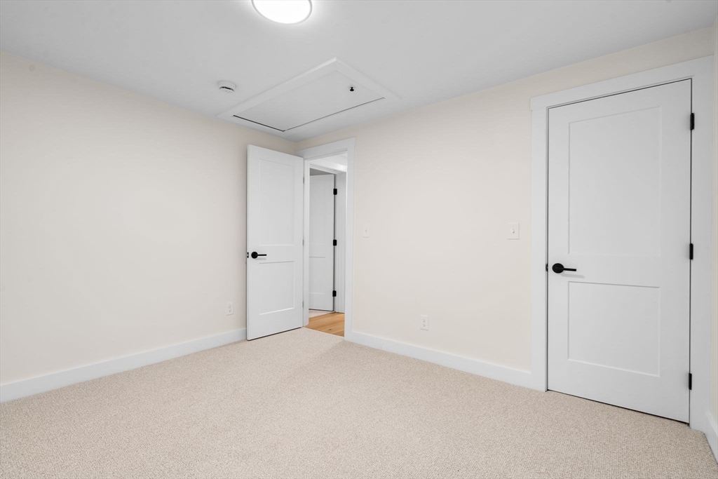 84 Middlesex St