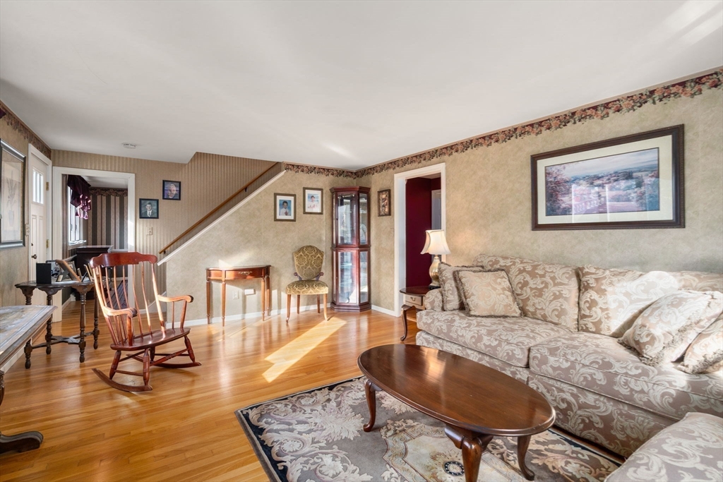 102 Montgomery Ave