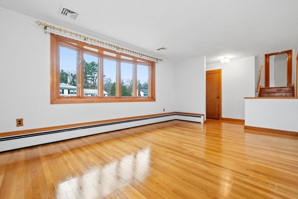 66 Deerfield Rd