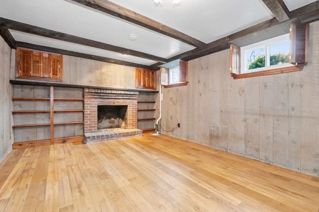 66 Deerfield Rd