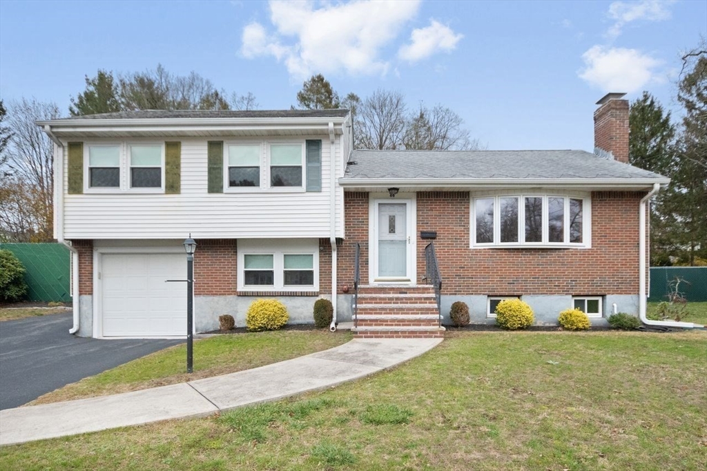 66 Deerfield Rd