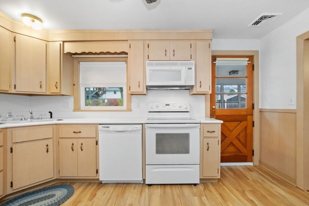 66 Deerfield Rd