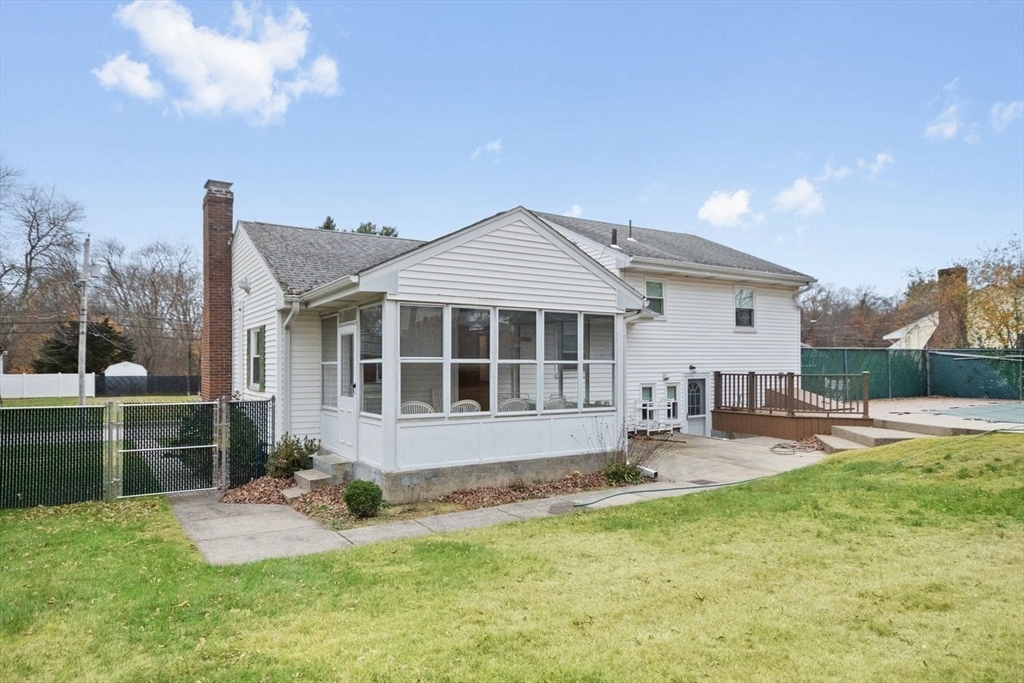 66 Deerfield Rd