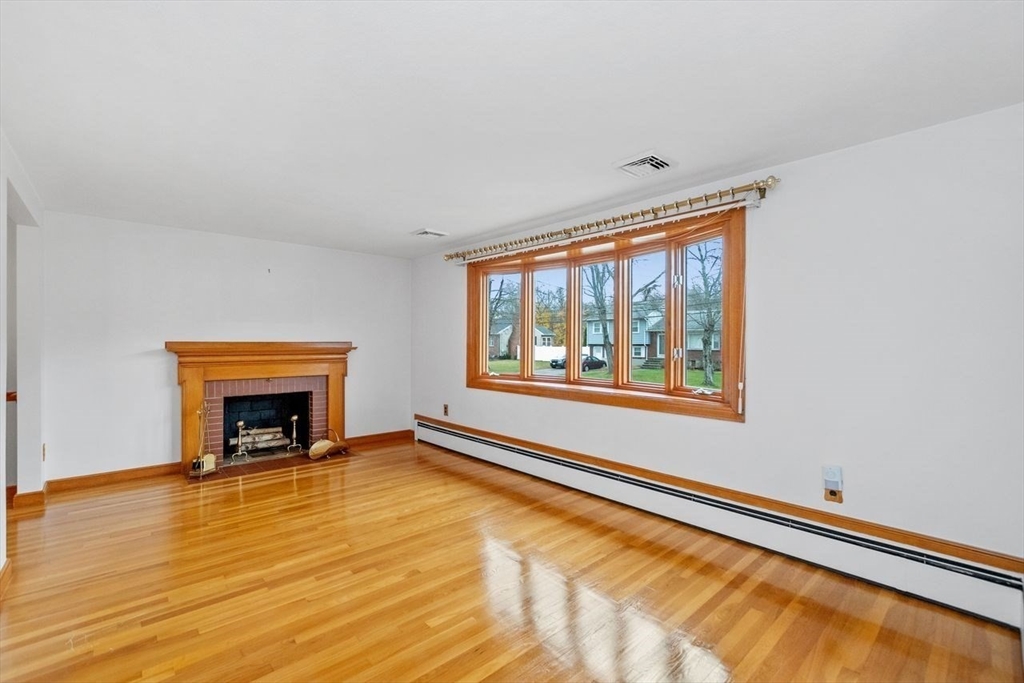 66 Deerfield Rd