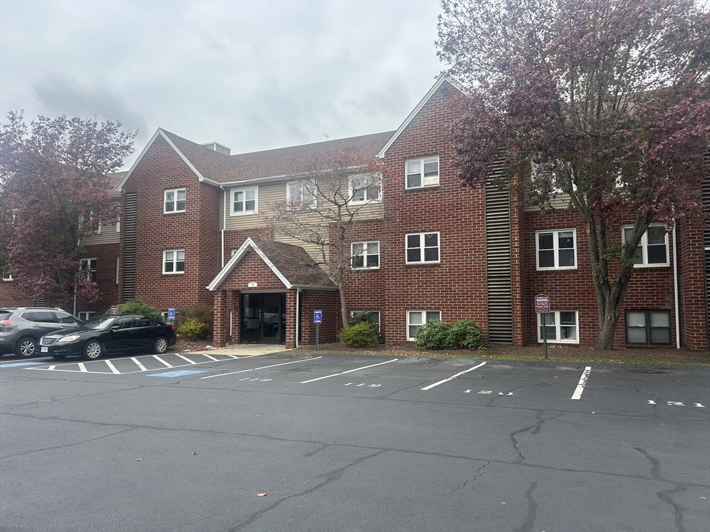 35 Longworth Ave # 17
