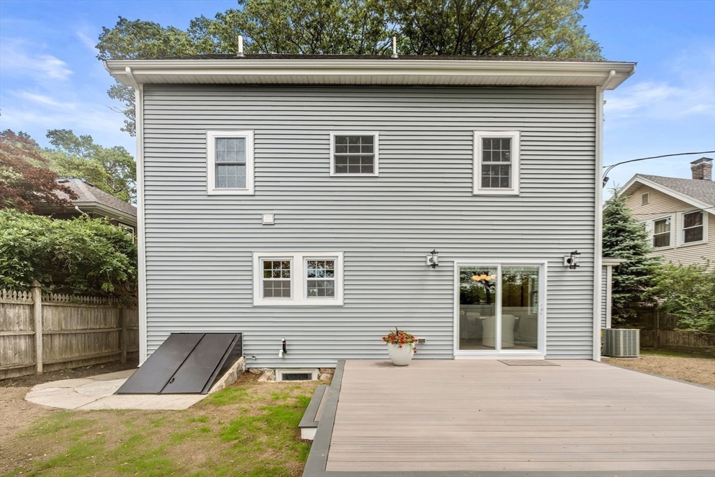 1427 Quincy Shore Dr