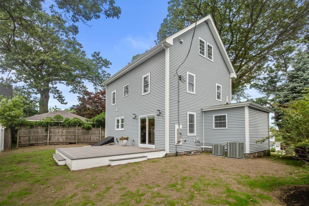 1427 Quincy Shore Dr