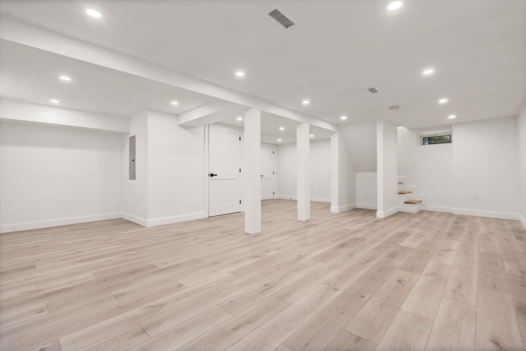 1427 Quincy Shore Dr