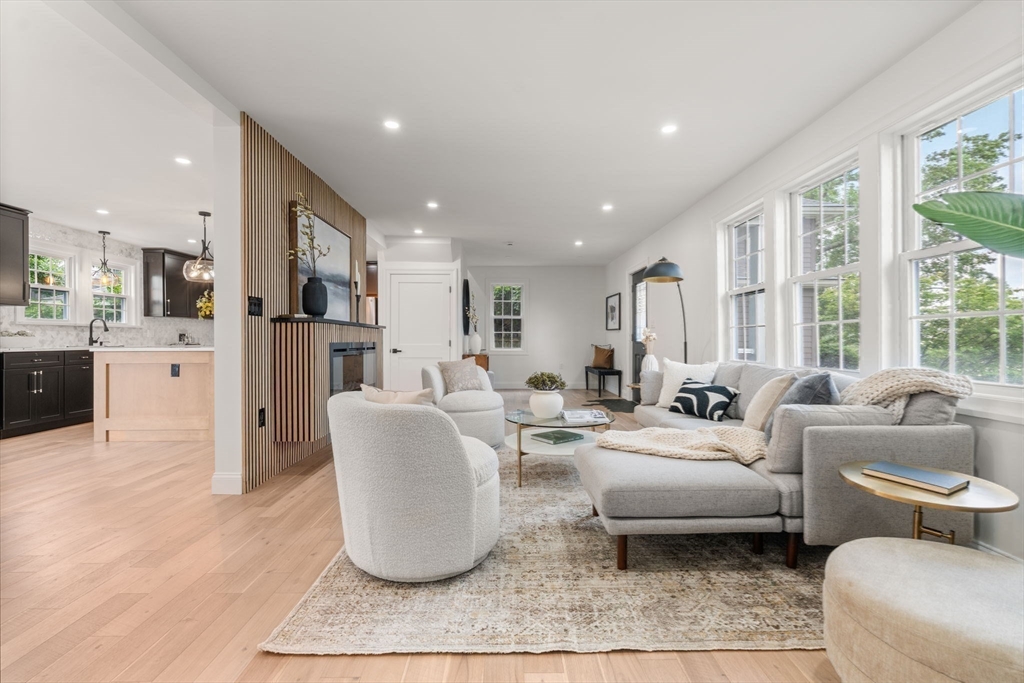 1427 Quincy Shore Dr