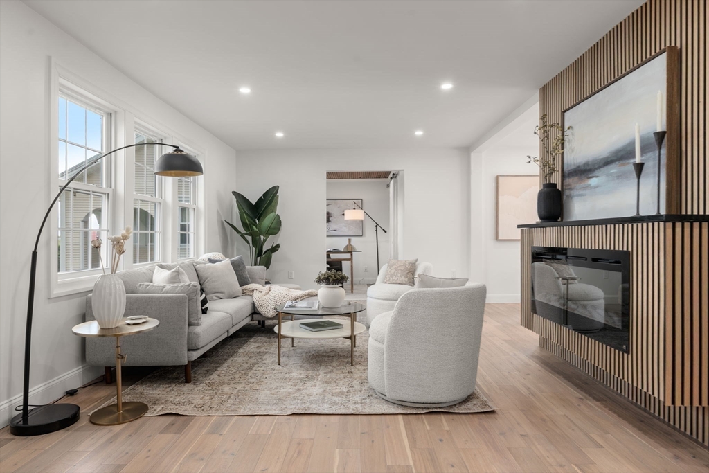 1427 Quincy Shore Dr