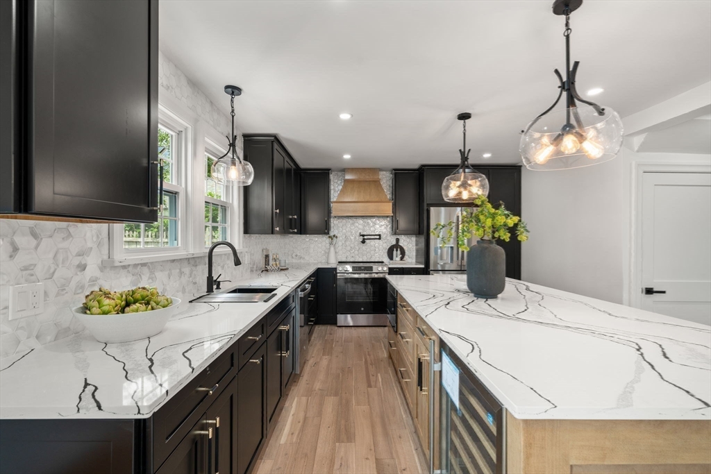 1427 Quincy Shore Dr