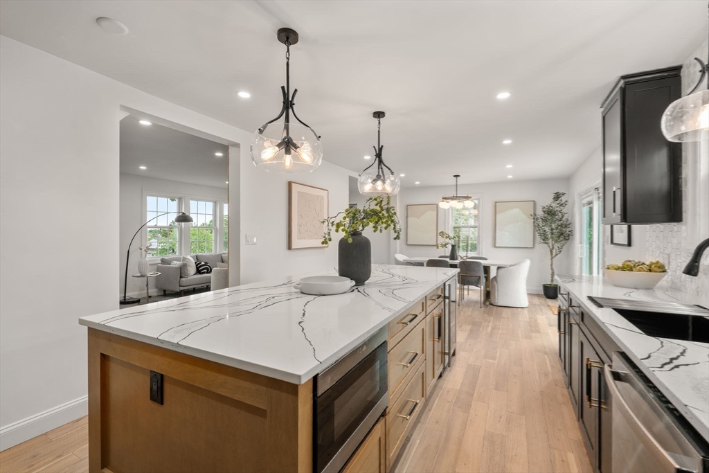 1427 Quincy Shore Dr