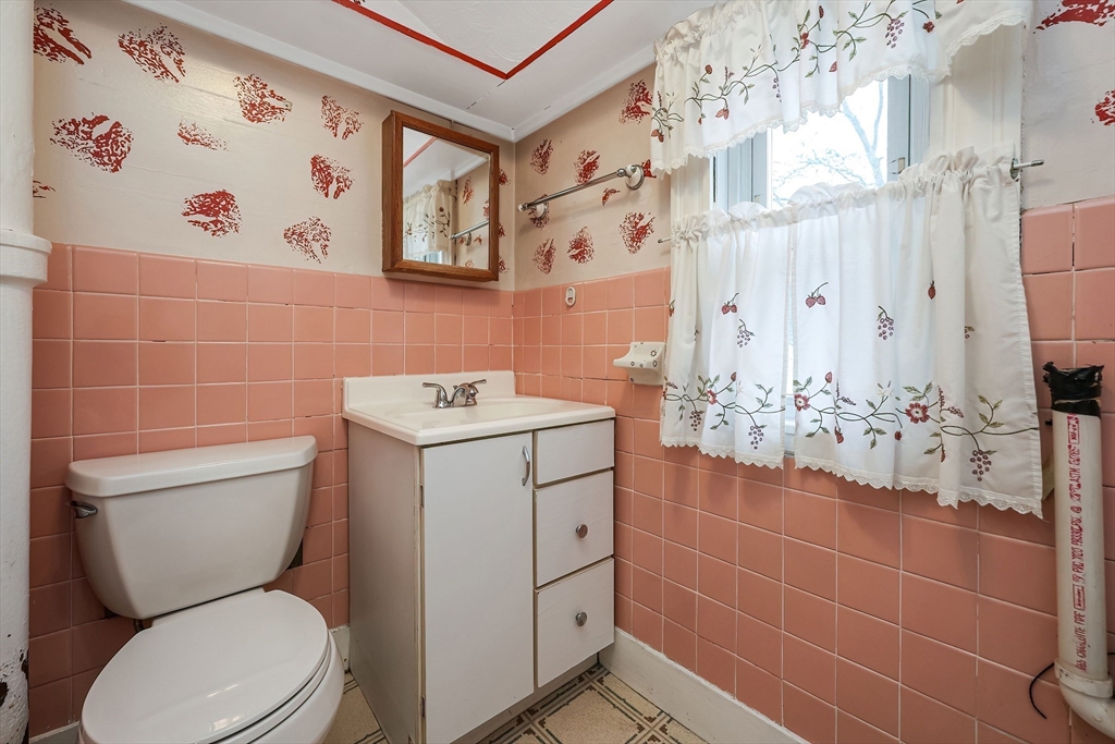 35 Adams St