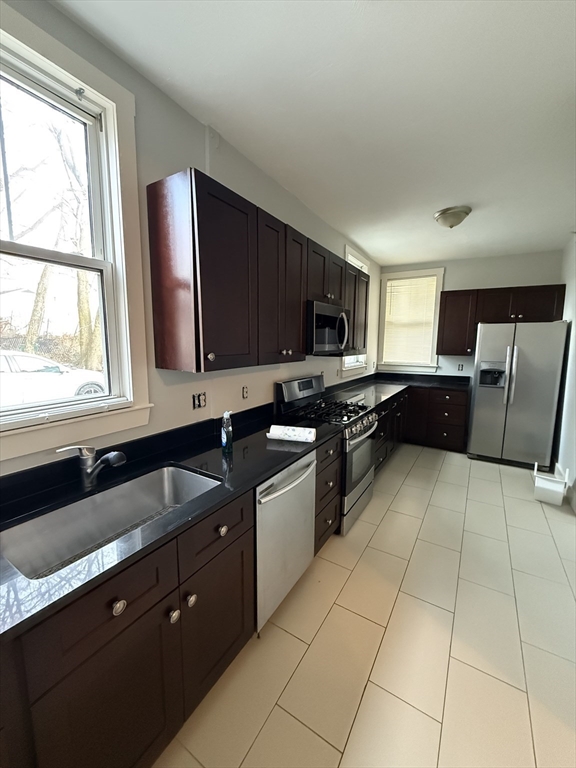 27 Curve St # 1