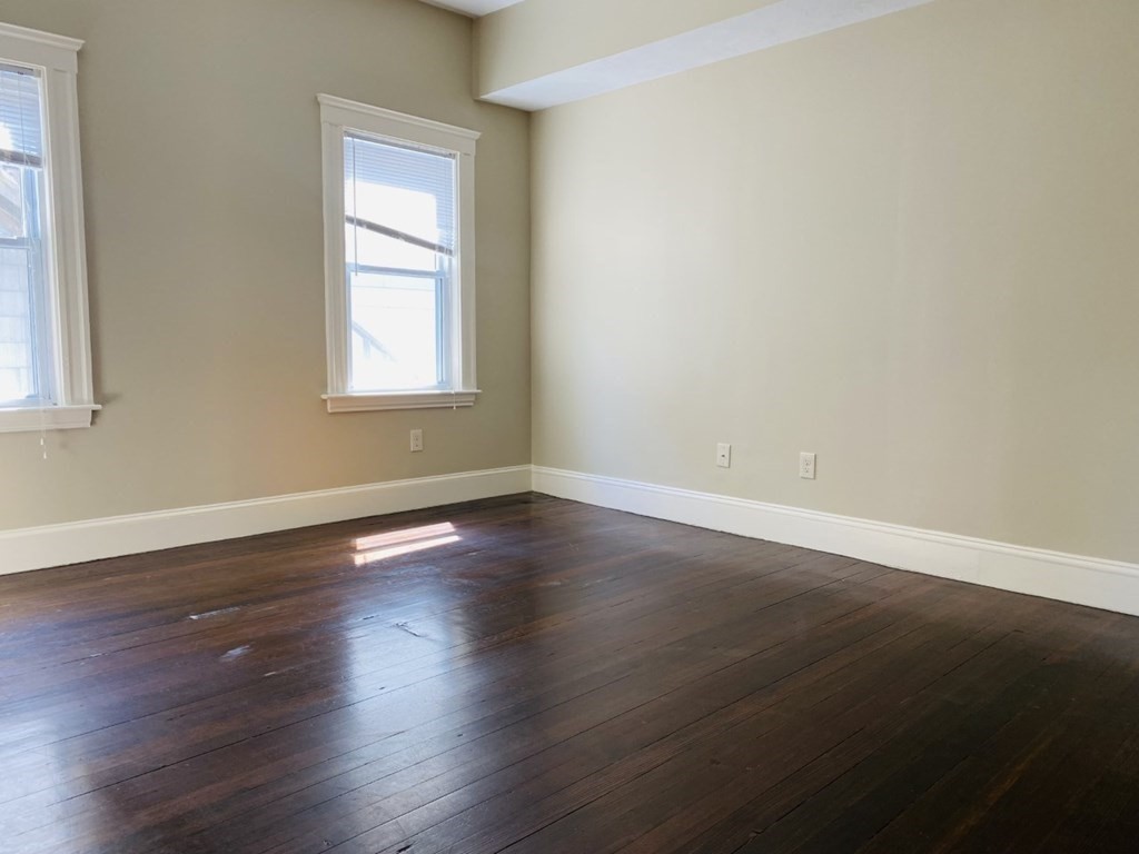 27 Curve St # 1