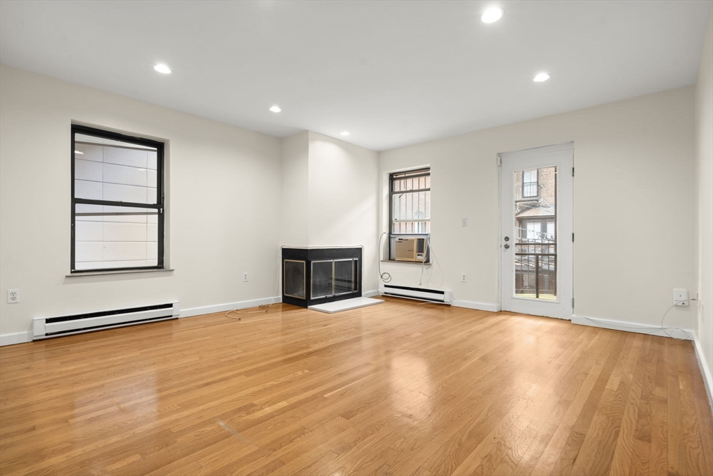 18 East Springfield St # 3 Unit: 18-3