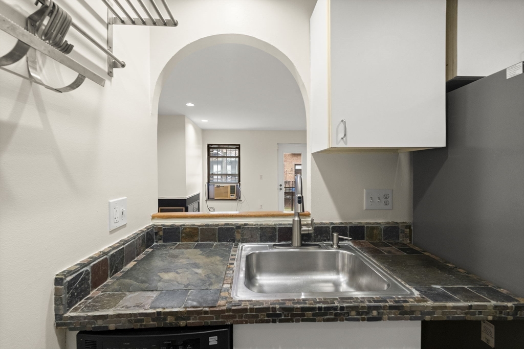 18 East Springfield St # 3 Unit: 18-3