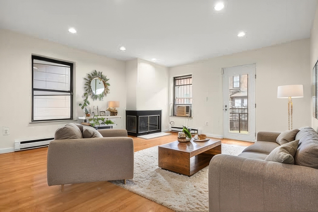 18 East Springfield St # 3 Unit: 18-3