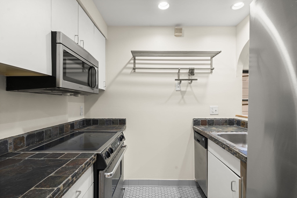 18 East Springfield St # 3 Unit: 18-3