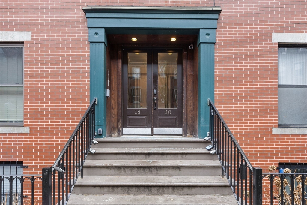 18 East Springfield St # 3 Unit: 18-3