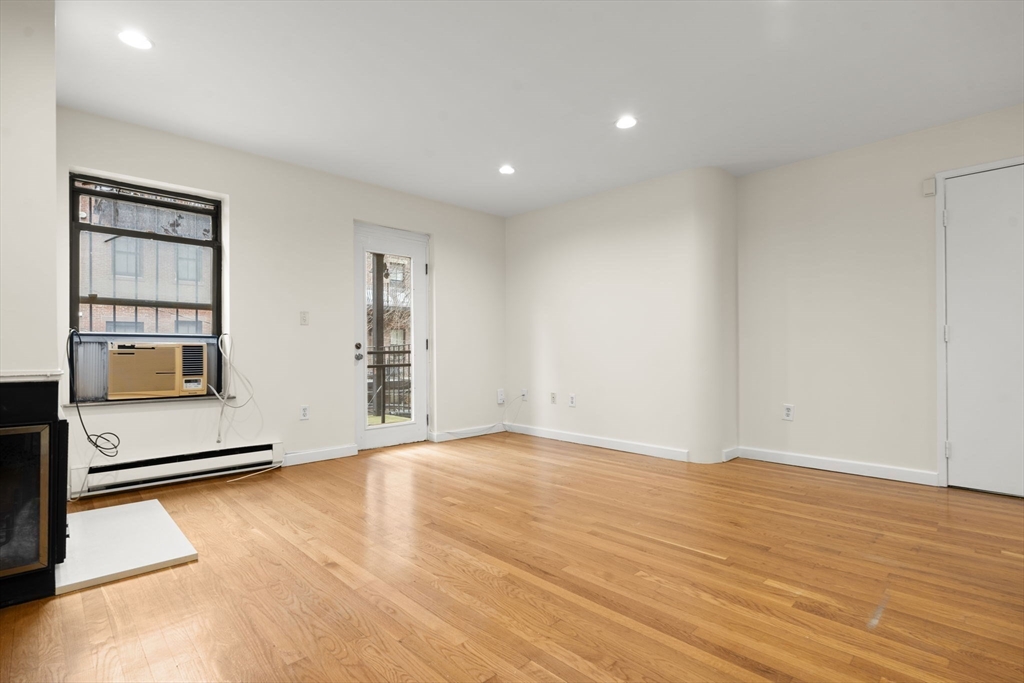 18 East Springfield St # 3 Unit: 18-3