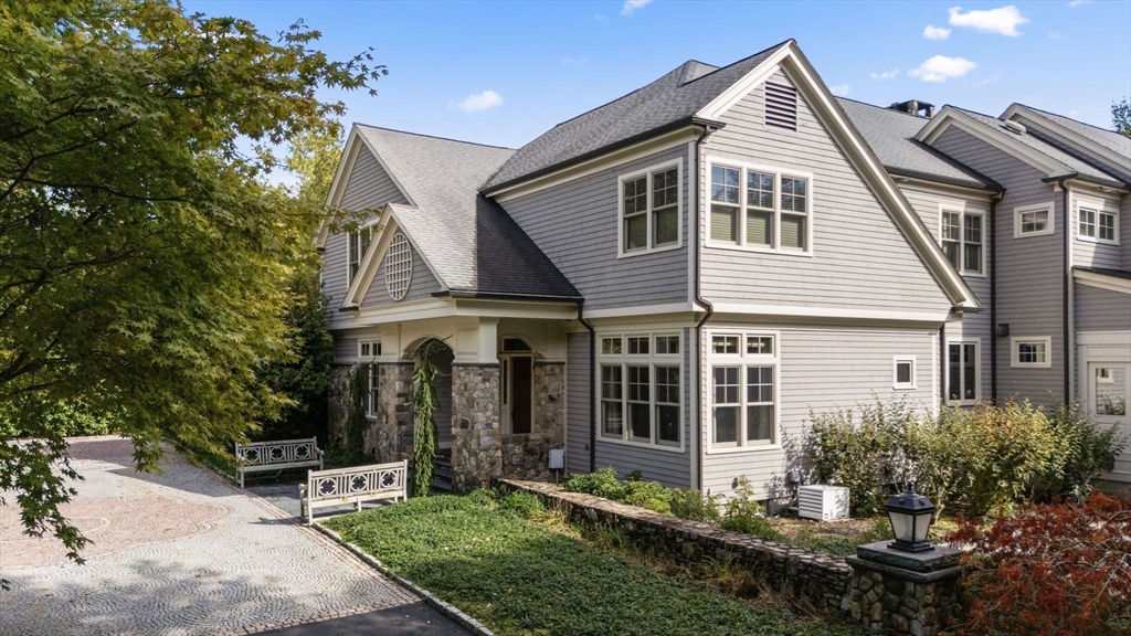 9 Stonegate Dr