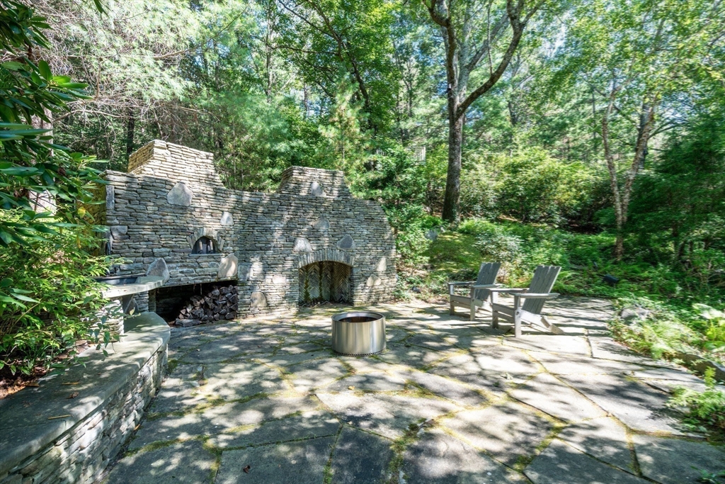 9 Stonegate Dr