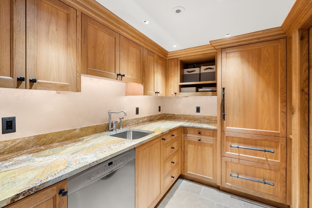 9 Stonegate Dr