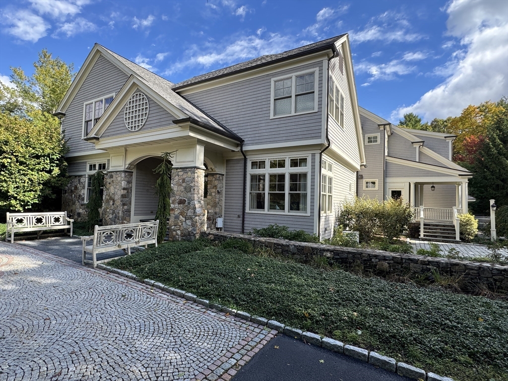 9 Stonegate Dr