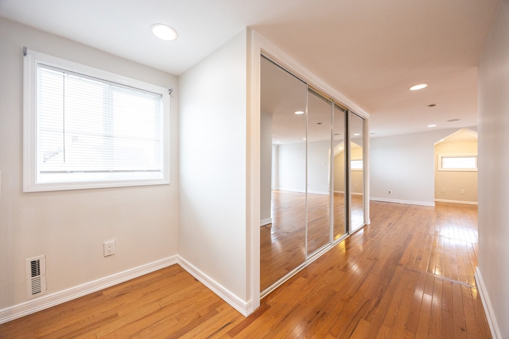 111 W Ashland St