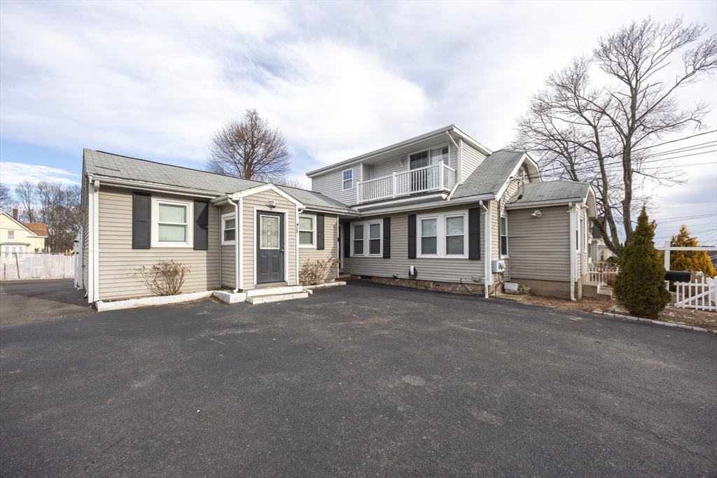 111 W Ashland St