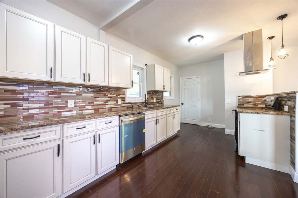 111 W Ashland St