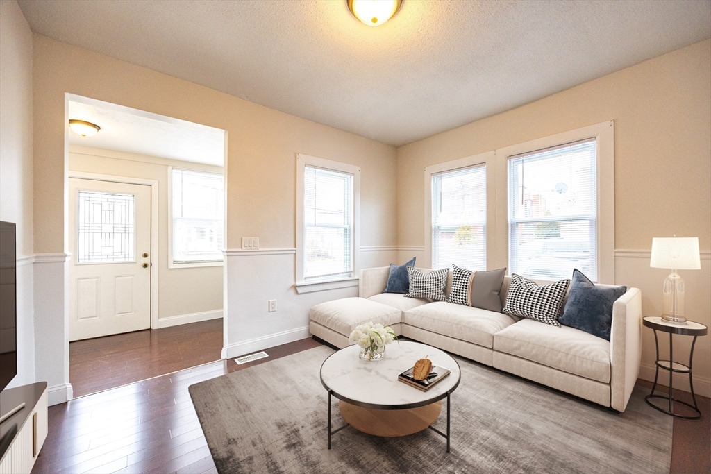 111 W Ashland St