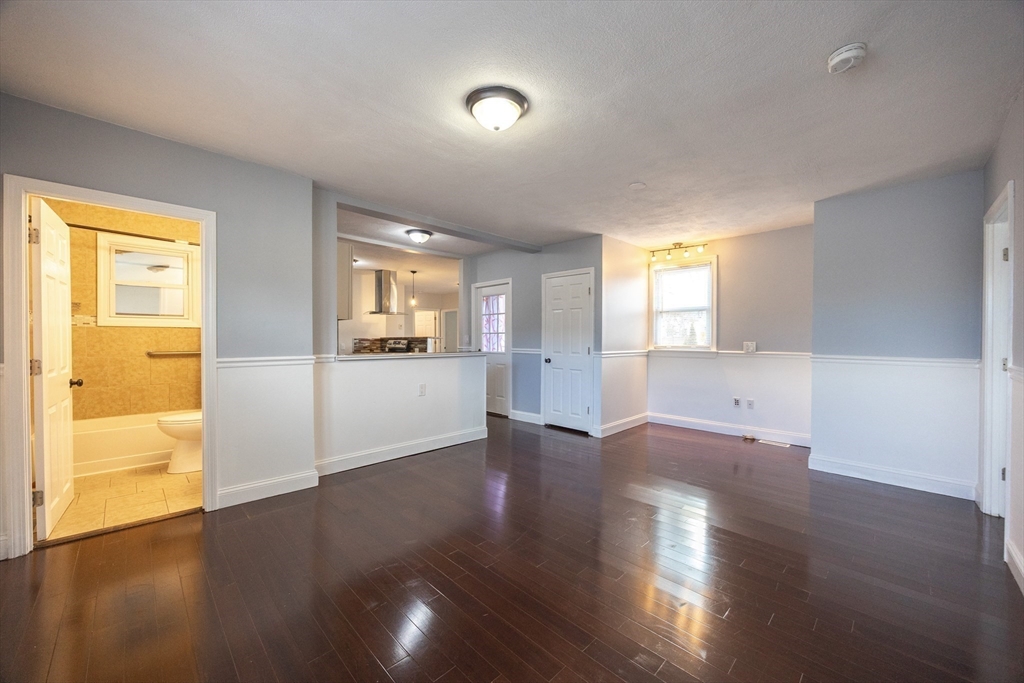 111 W Ashland St